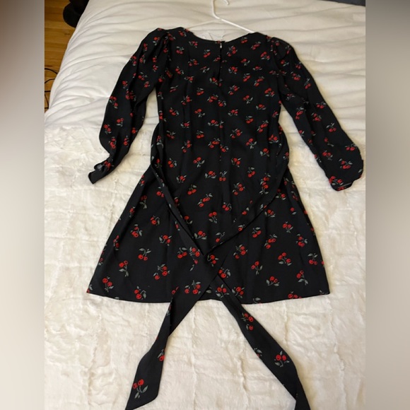 Reformation dress - Picture 2 of 3